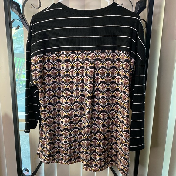 DR2 Tops - DR2 Sea Shell Looking Design 3/4 Sleeve Blouse